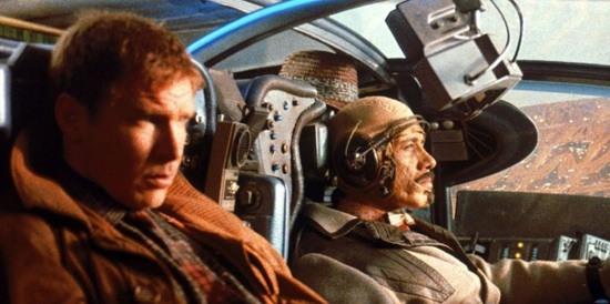 Kadr z filmu "Łowca androidów" (1982)